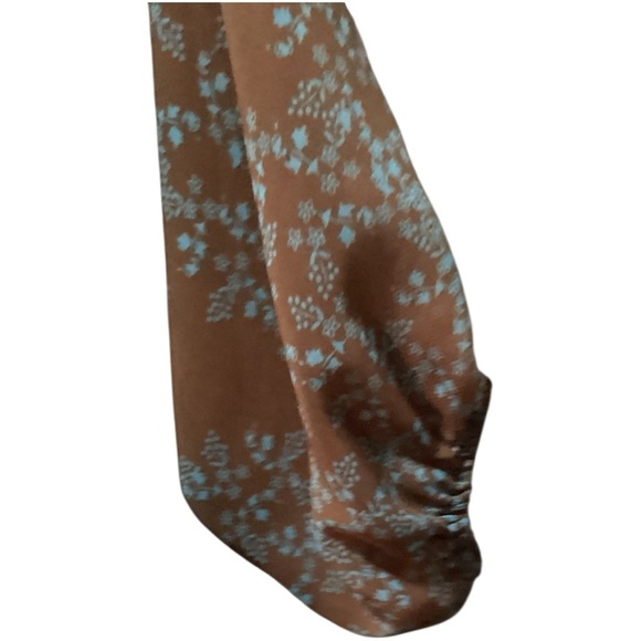 a.n.a Floral Sheer Blouse in Tan and White Plus Size 2X - Picture 5 of 8